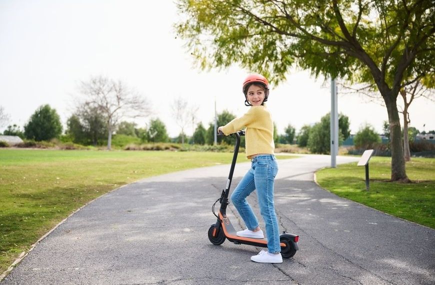 Электросамокат Segway Ninebot C2, до 11 км, до 16 км/ч, до 50 кг, 130 Вт, 10.4 кг фото