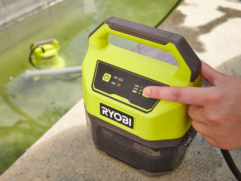 Насос для воды аккумуляторный Ryobi RY18SPA-0 ONE+, 18В, 4200 л/год (корпус) фото