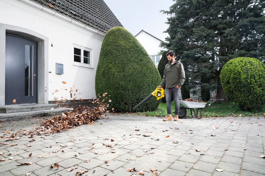 Karcher LBL 4 (1.445-150.0) воздуходув садовый аккумуляторный 36В, 250 км/ч (без АКБ) фото