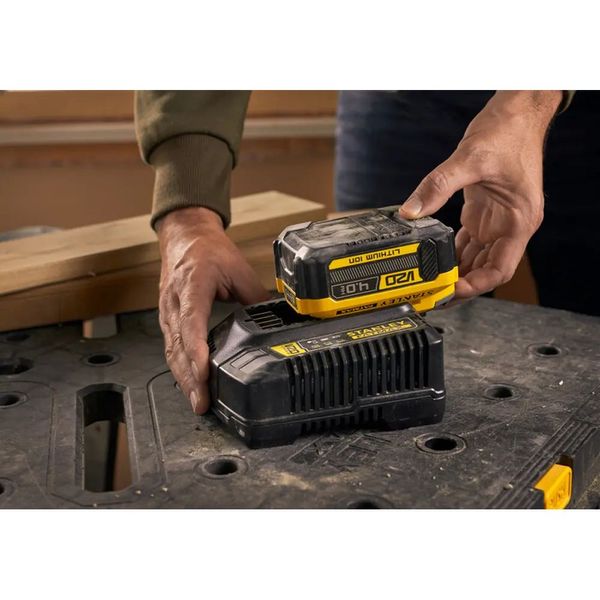 Stanley FatMax SFMCB14M1 акумулятор 4 Аг + зарядний пристрій, 18В фото