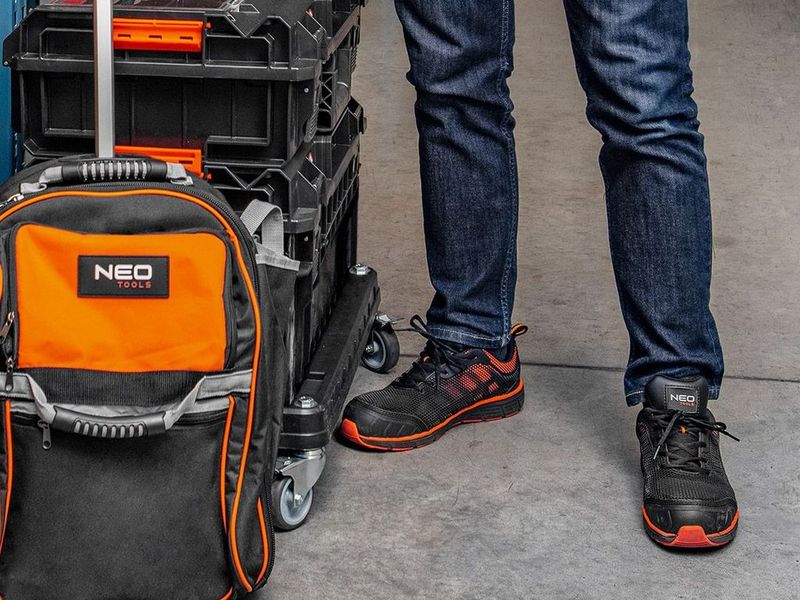 Кросівки робочі посилені 44 розмір NEO TOOLS 82-095, клас S1, SRC, сталевий носок фото