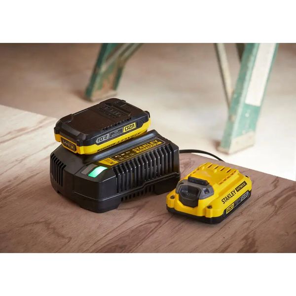 Stanley FatMax SFMCB12D2 два аккумулятора 2 Ач + зарядное устройство, 18В фото