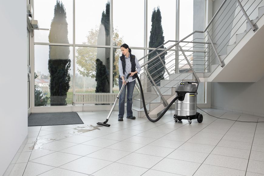 Karcher NT 70/2 Me Classic Edition двухмоторный (1.667-306.0), 2300 Вт, 70 л, сухое/влажное фото